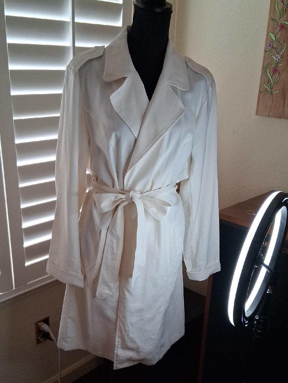 🥼🤍Beautiful By Lawrence Zarian White Wrap Coat W/Tie Belt & Storm Flap Sz L